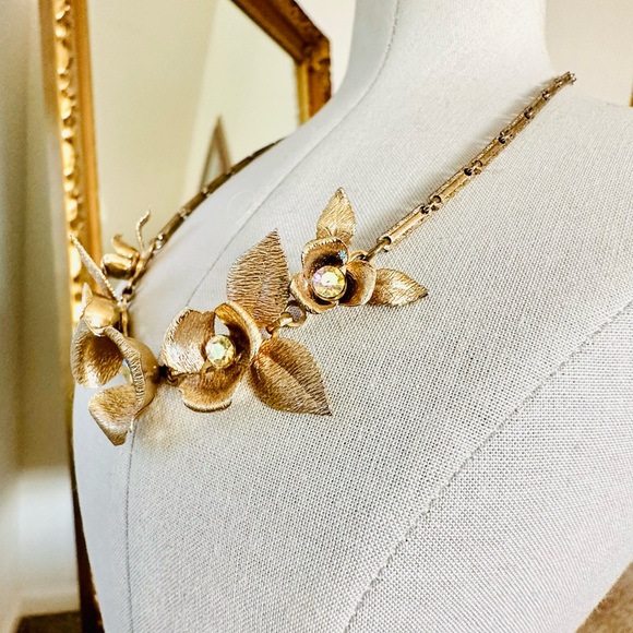 Vintage Deco Rhinestone Flower Statement Necklace - Picture 3 of 17